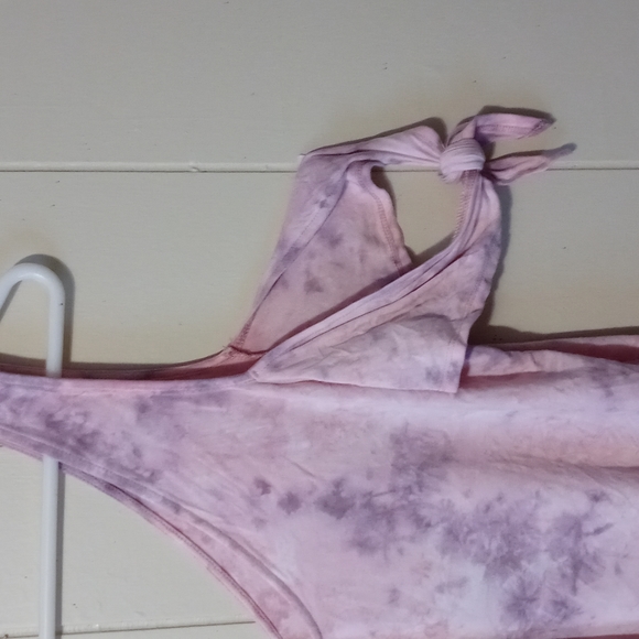 American Eagle Cold Shoulder Tank Cropped - Picture 3 of 7